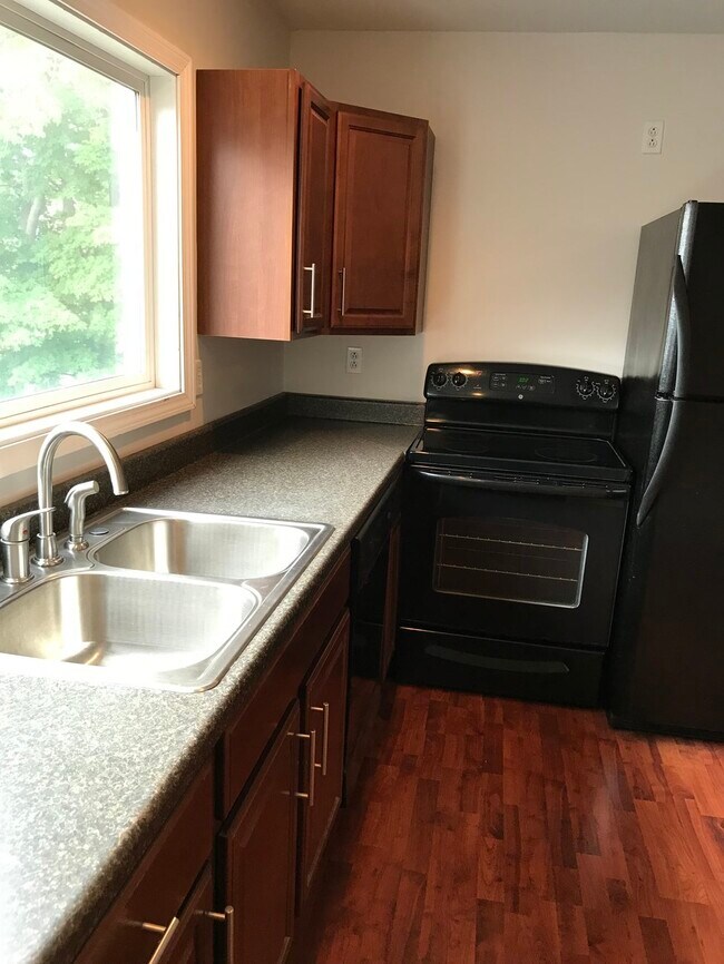 13 Depot St Unit 2nd Story Apt, Potsdam, NY 13676