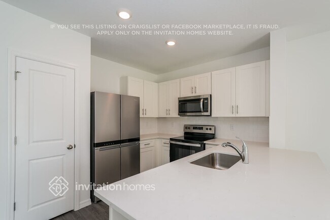 31271 Monterey Pne St, Wesley Chapel, FL 33545 - photo 7