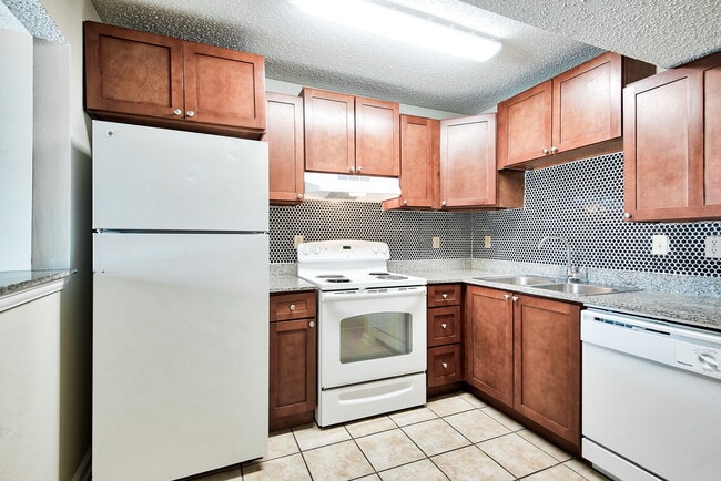 Villas at Emerald Park, Gretna, LA 70056 - photo 6