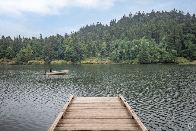 Boating and fishing activities can be found at the Resevior in Silverton, Oregon.