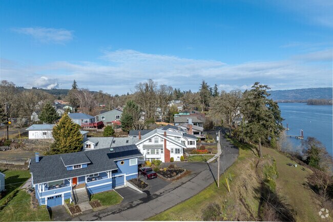Beautiful modern homes with stunning water views are popping up throughout the city of Saint Helens.