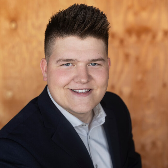 Agent Photo