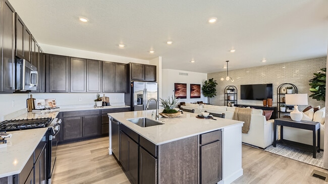 12639 W Glasgow Place, Littleton, CO 80127 - photo 3