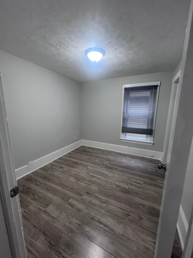 2018 Corning Ave unit 2 Upper, Cleveland, OH 44109 - photo 5