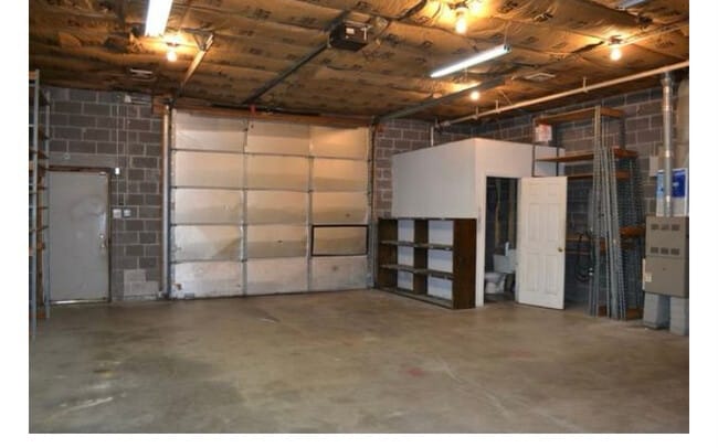 1050 Main St, Scranton, PA 18519 - photo 3