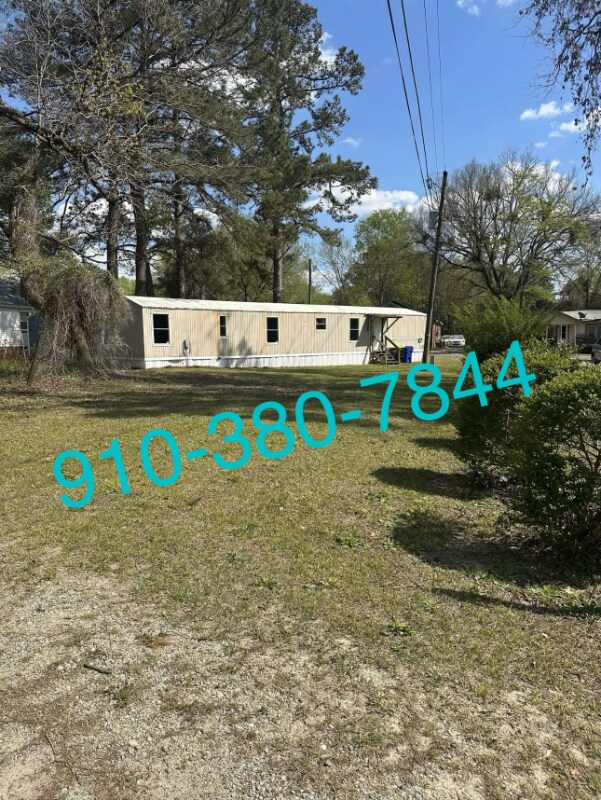 200 Scrimon St, Elizabethtown, NC 28337