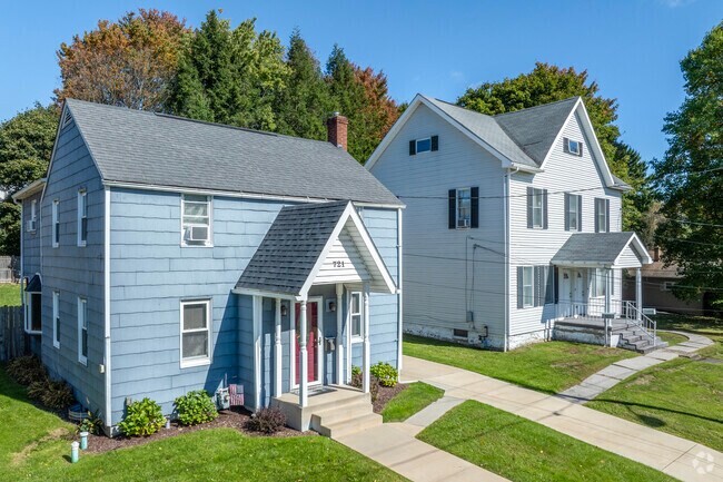 Many of the homes in Cambria were built in the early to mid-20th century.