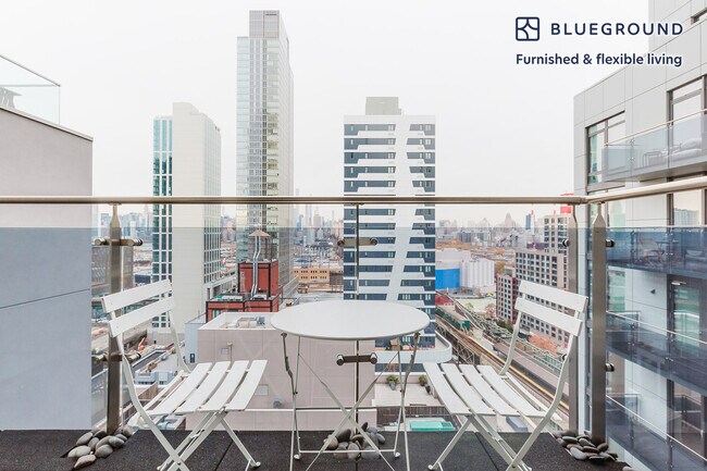 42-10 27th St unit FL18-ID1659, Long Island City, NY 11101 - photo 5