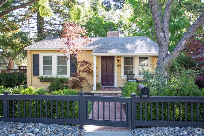 The cute cottages in the Downtown Lafayette area are colorful and well-maintained.