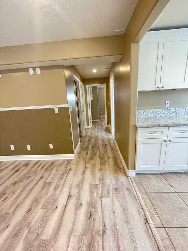 719 W 2175 N, Layton, UT 84041 - photo 5