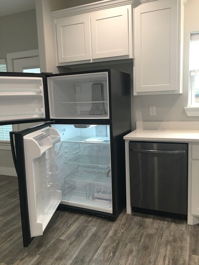 709 W Woodard St, Denison, TX 75020 - photo 7