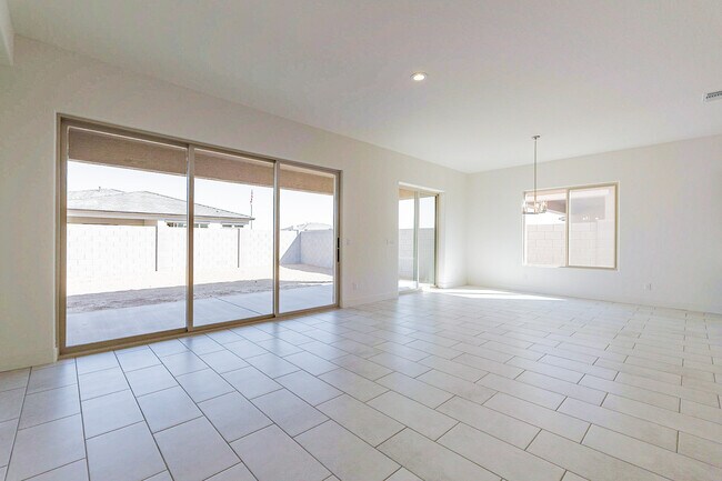 18950 W Ocotillo Rd, Waddell, AZ 85355 - photo 6