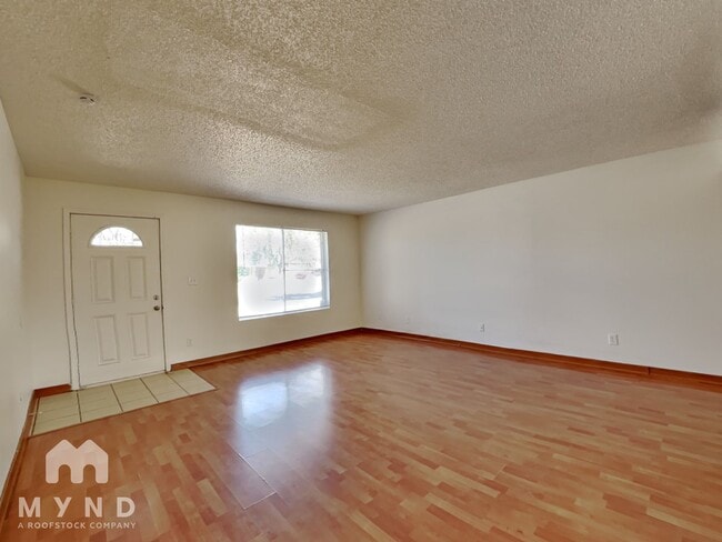 7555 W Devonshire Ave, Phoenix, AZ 85033 - photo 2