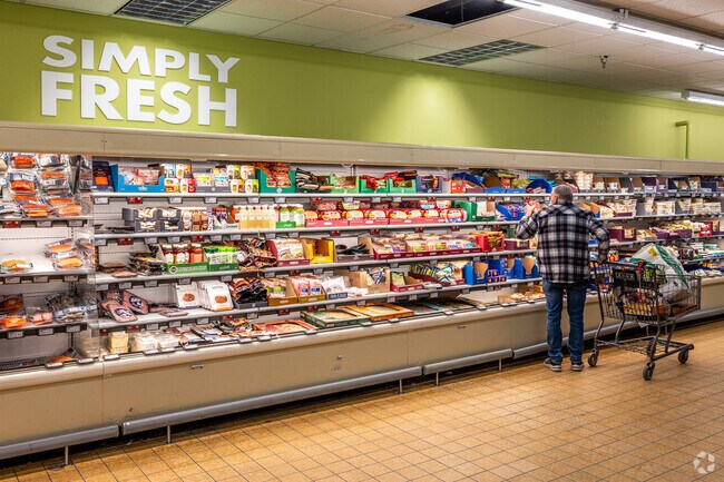 Several grocery stores, including Aldi and Fareway, are available to Fort Madison residents.