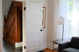 5104 Abigail Dr Unit 1, Lyndhurst, OH 44124