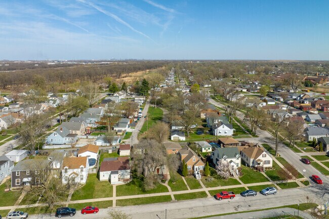 Hessville neighborhoods are peaceful, with plenty of sidewalks and green space.