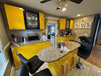 18 Plimpton Ave Unit 2, Norwood, MA 02062