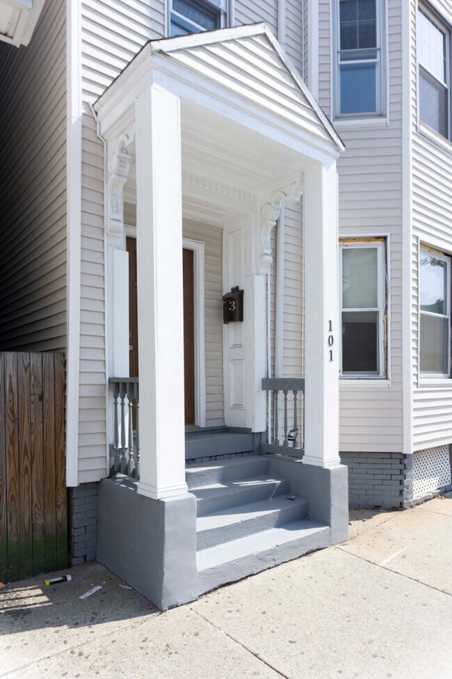 101 Chelsea St unit 1, Boston, MA 02128 - photo 6