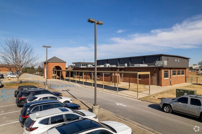 Leon Sheffield Magnet Elementary School in Decatur Alabama is a public primary school.