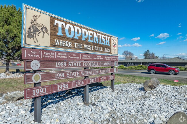 With a population of just 8,650, Toppenish offers a quiet and rural lifestyle.
