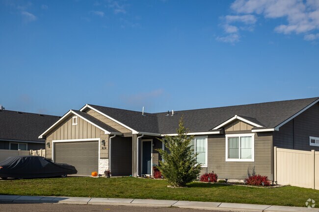 Modern ranch-style home sits on a spacious lot near Nyssa’s edge.