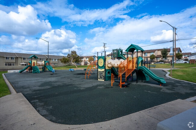 A wide shot for La Paz Park.