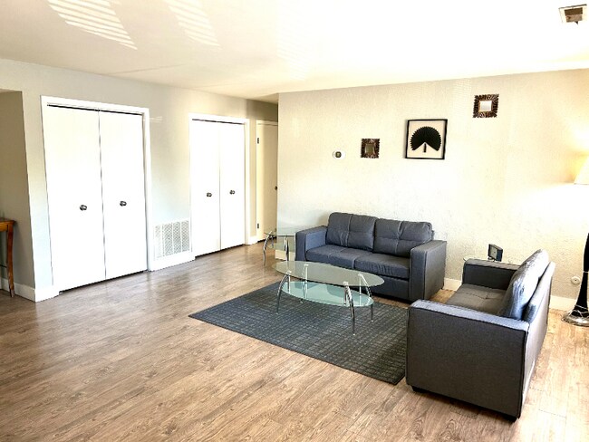 4028 N Illinois Ave unit 6, Peoria Heights, IL 61616 - photo 2