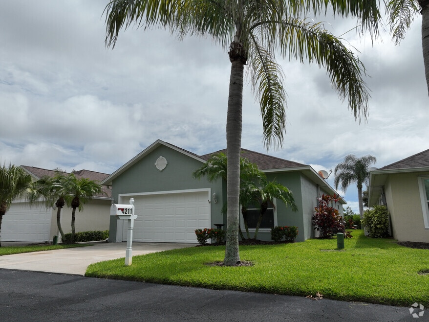 4211 Timothy Dr, Merritt Island, FL 32953 - photo 2