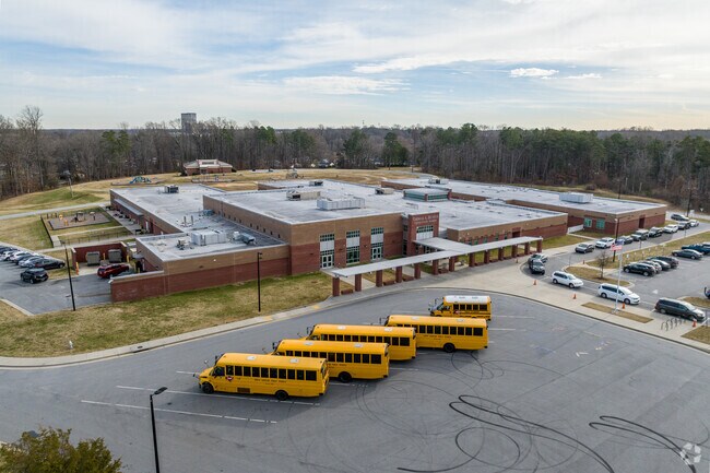 Hunter Elementary School received an overall grade of B- from Niche.