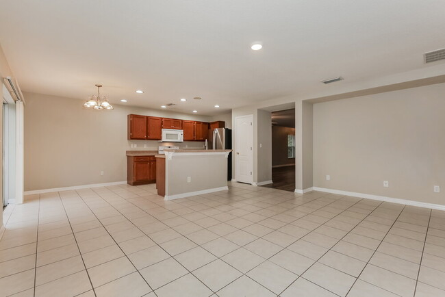 407 Vine Cliff St, Ruskin, FL 33570 - photo 7