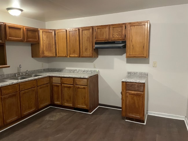 6121 12th Ave, Kenosha, WI 53143 - photo 3