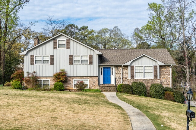 Hoover homes sport well-manicured front lawns.