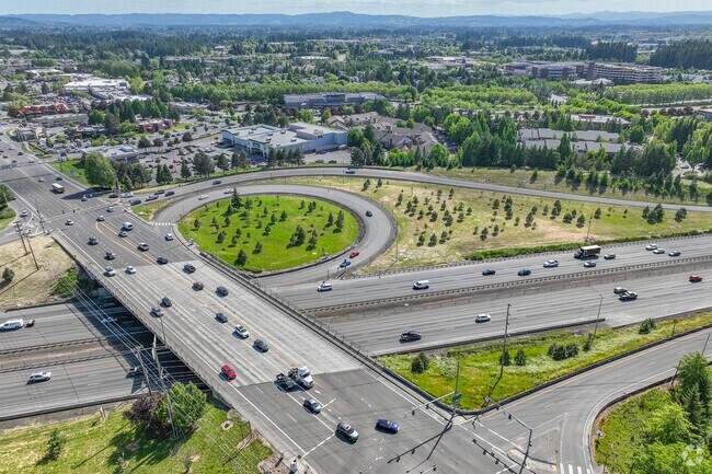 Triple Creek, Beaverton has convenient access to Highway 26 for commutes to Portland.
