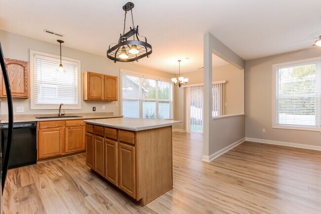 9718 Rhodes Ln, Avon, IN 46123 - photo 4