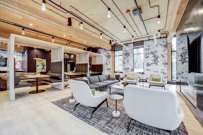 Windsor Totem Lake, Kirkland, WA 98034 - photo 3