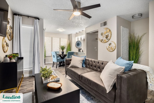 711 Brentford Place unit 115, Arlington, TX 76006 - photo 2