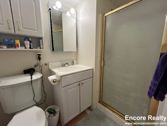 1244 Beacon St unit 8B, Brookline, MA 02446 - photo 6