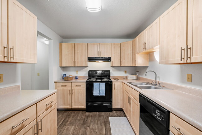 Creekside Apartments, Clackamas, OR 97015 - photo 4