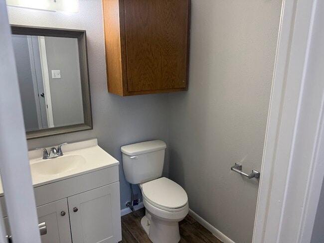 2819 Longmire Dr unit B, College Station, TX 77845 - photo 4