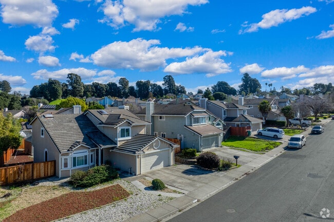 Two story homes are common in Tara Hills, CA.