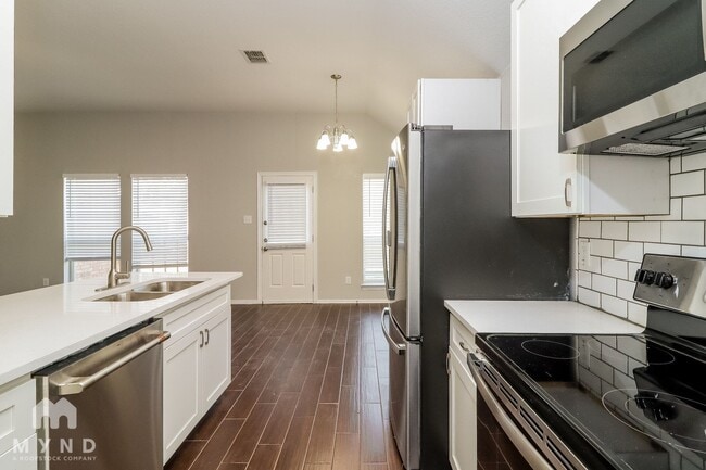 7104 Stewart Ln, Benbrook, TX 76126 - photo 3