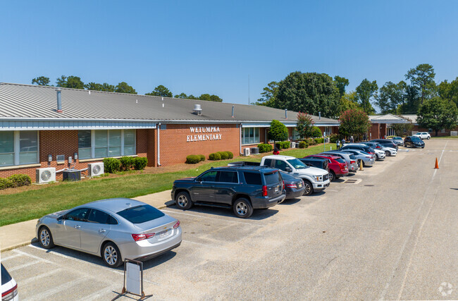 Wetumpka Elementary School serves around 890 students daily in Elmore County.