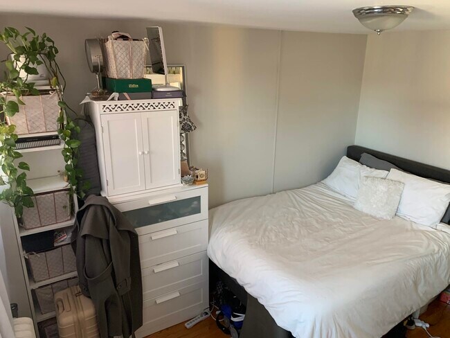 387 Hanover St unit 2, Boston, MA 02113 - photo 5