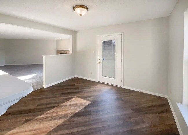 890 Indigo Dr, Greenfield, IN 46140 - photo 5