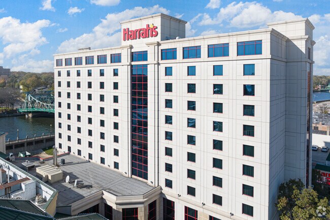 Harrah's in Joliet features a hotel, casino, restaurants, nightlife and more.