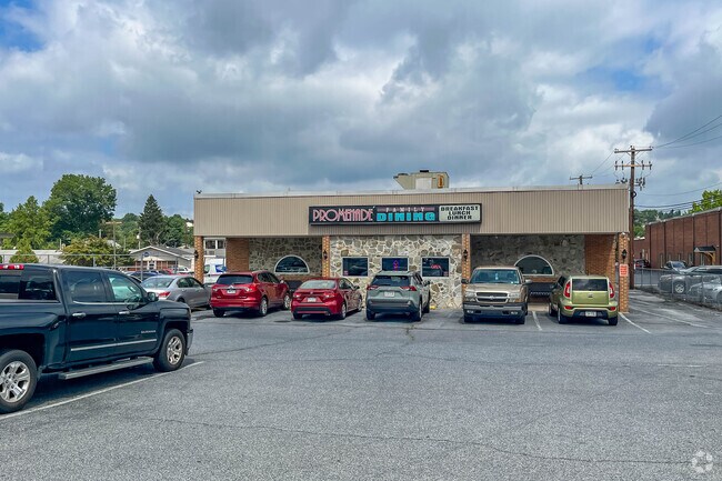 Enjoy a home-cooked meal at Promenade Family Diner in Lawnton.