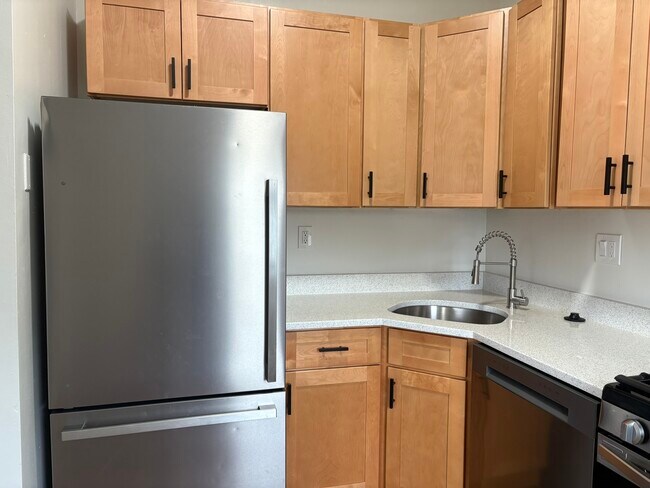 16 Flint St unit 3, Somerville, MA 02145 - photo 4