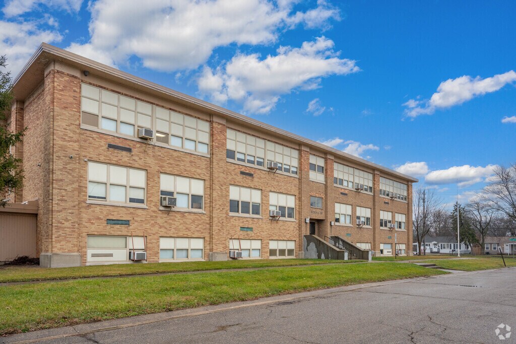 Marion Academy educates students in Indianapolis, IN.