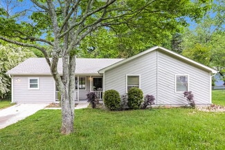 488 Carillon Ln, Stone Mountain, GA 30083