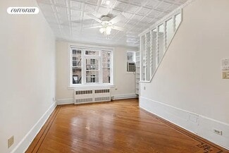 11 Hunts Ln, Brooklyn, NY 11201